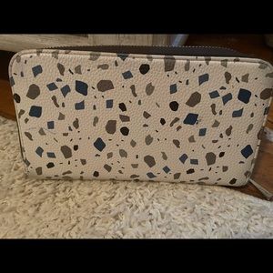 All about the Benjamin’s wallet in Pebble